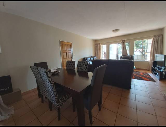 3 BEDROOM SECTIONAL TITLE TO LET IN NORTH RIDING